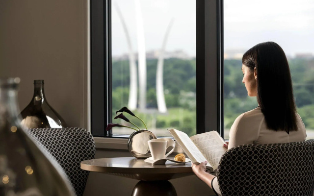 1 Bedroom Executive Club Suite