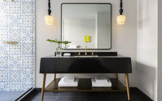 1 Bedroom Suite