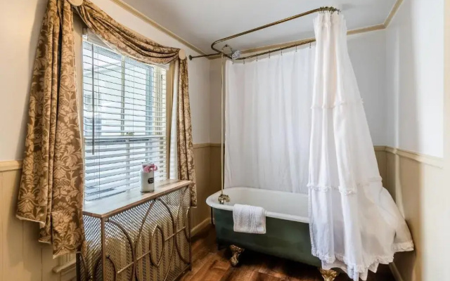 Suite with balcony