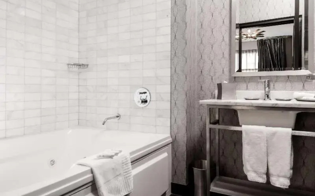 1 Bedroom Suite