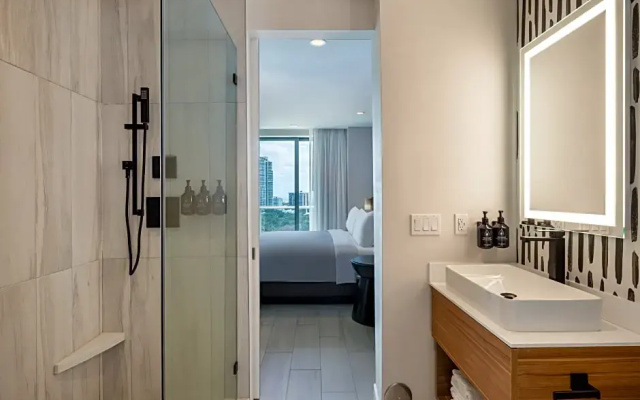 1 Bedroom High Floor Double Suite with balcony