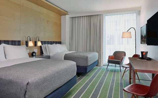 Deluxe Accessible Quadruple room