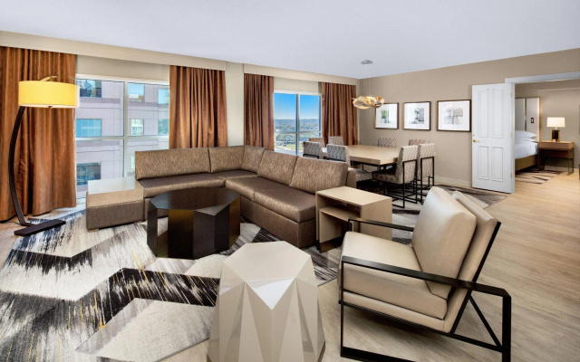 Presidential Double Club Suite