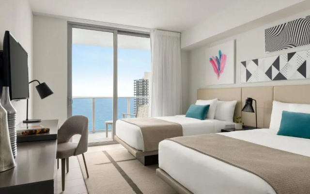 2 Bedrooms Suite with pool view