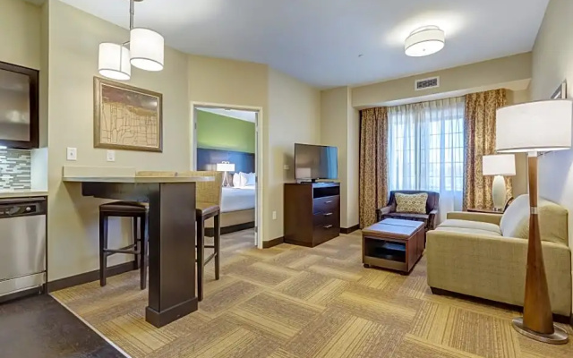 2 Bedrooms Sextuple Suite