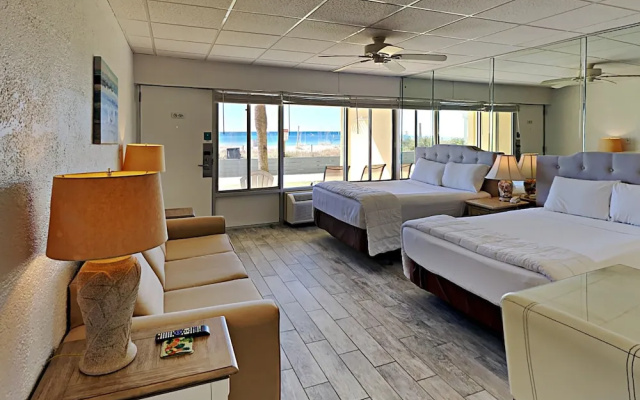 Quadruple Suite with balcony and beachfront