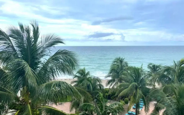 1 Bedroom Premier Apartment with pool view
