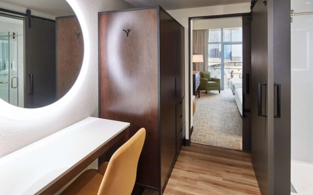 Suite with balcony