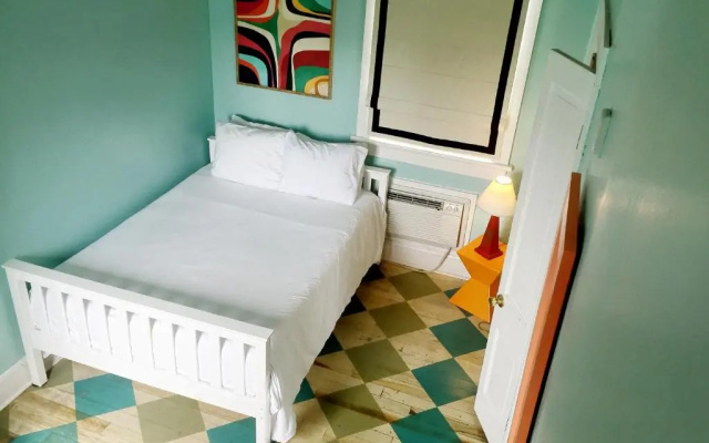 Economy room