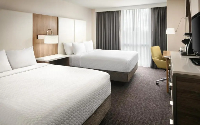Standard Quadruple room with city view