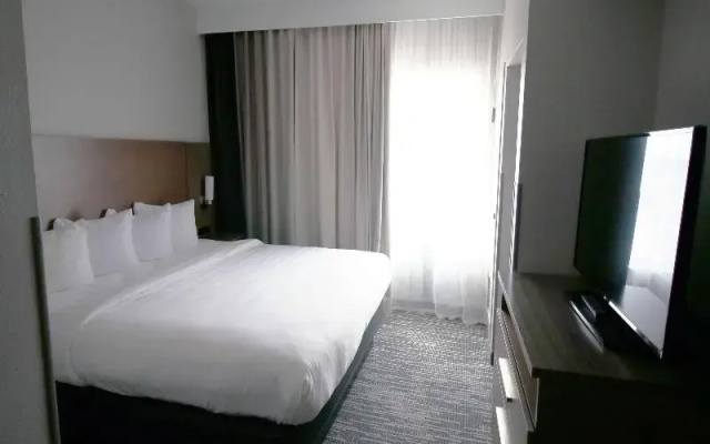 Suite with city view