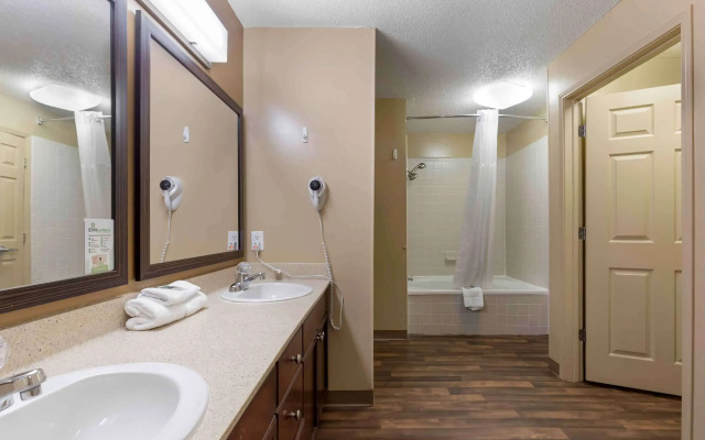 1 Bedroom Quadruple Suite