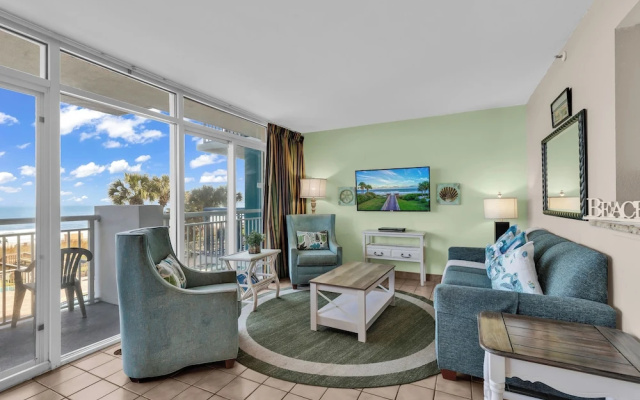 2 Bedrooms Classic room with balcony and oceanfront