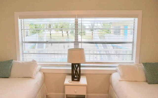 Quadruple Suite with bay view