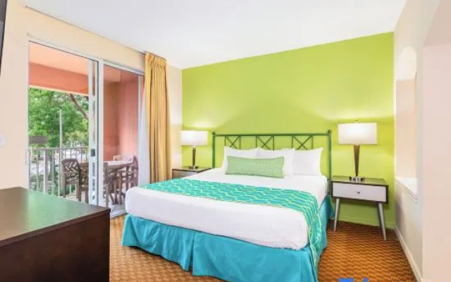 Suite with garden view