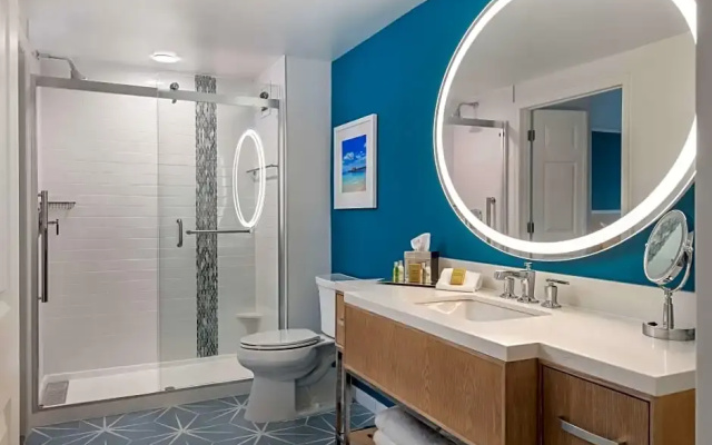 1 Bedroom Suite with partial view