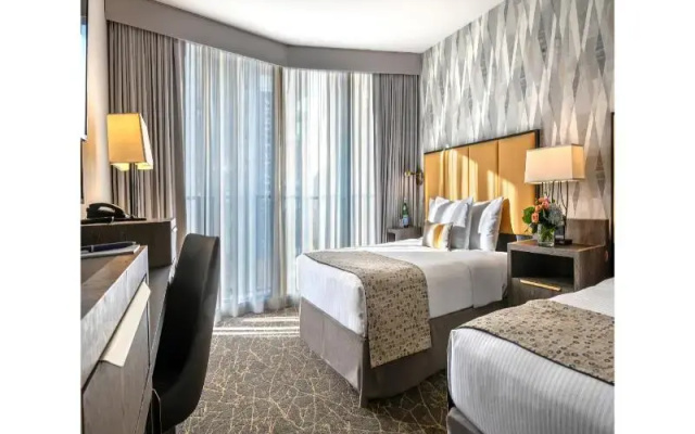 Deluxe Sextuple room with balcony