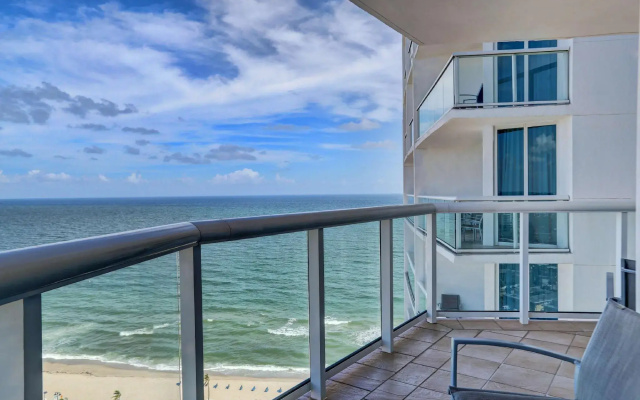 Hearing Accessible Double Deluxe Junior Suite with ocean view