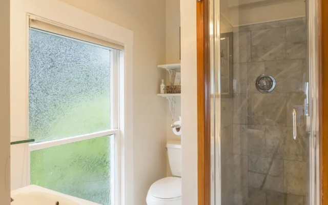 Deluxe Double Suite with ocean view
