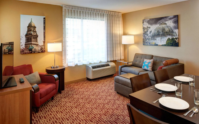 2 Bedrooms Suite with city view