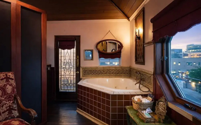 Suite with balcony