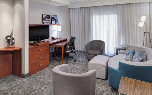 Double Suite with balcony and with pool view