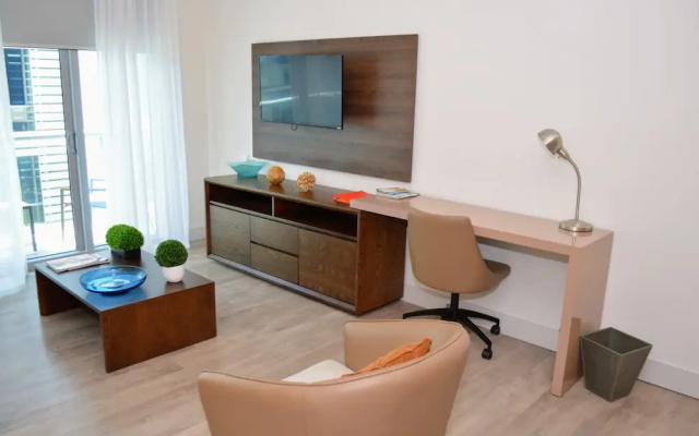 1 Bedroom Executive Suite with balcony and with partial sea view
