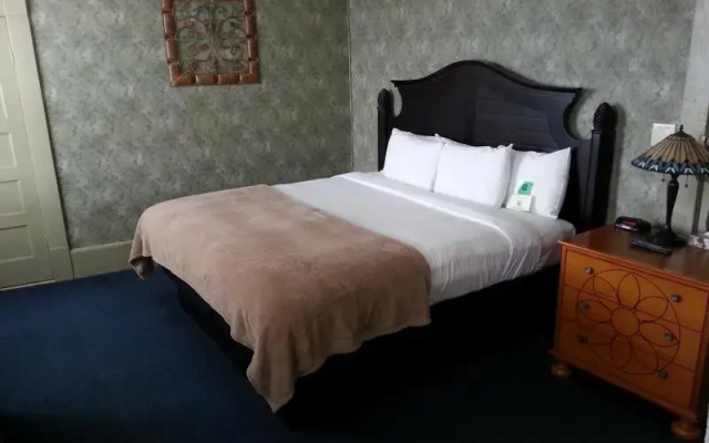 1 Bedroom Double Suite