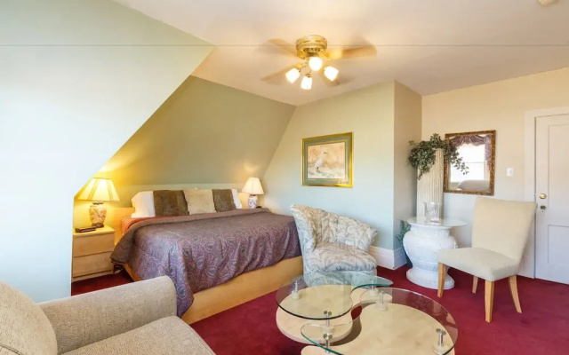 Standard Double room with courtyard view