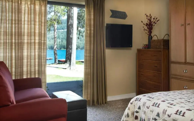 Standard Double room with lake view