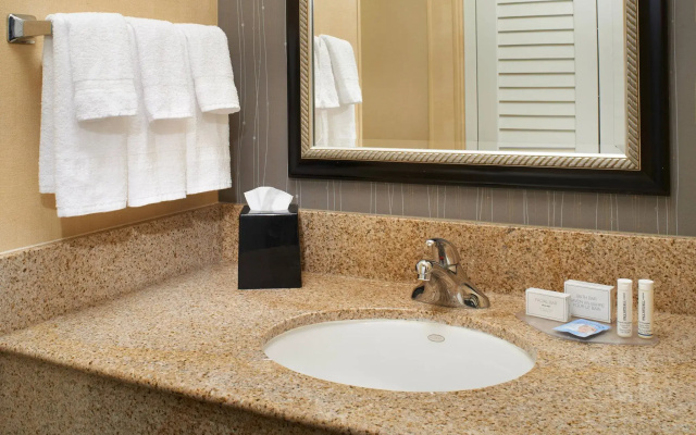 2 Bedrooms Double Suite with courtyard view