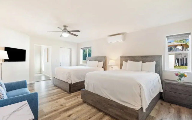 Deluxe Quadruple Suite