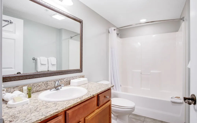 1 Bedroom Suite with partial ocean view
