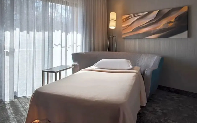 1 Bedroom Double Suite with balcony and with city view