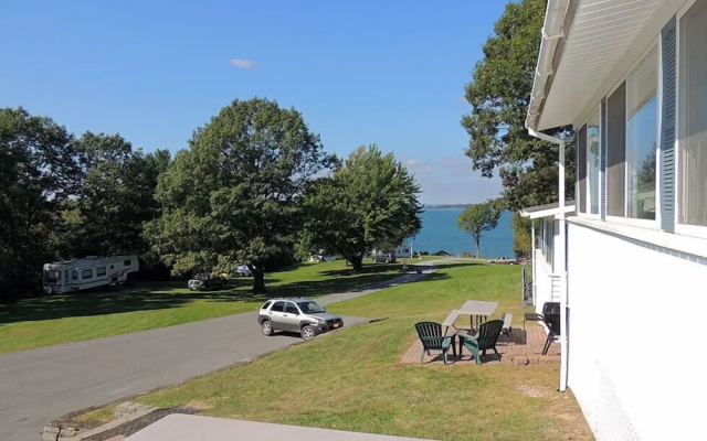 1 Bedroom Sextuple Cottage