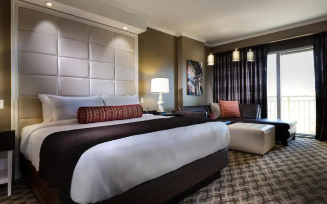 Standard room with pool view