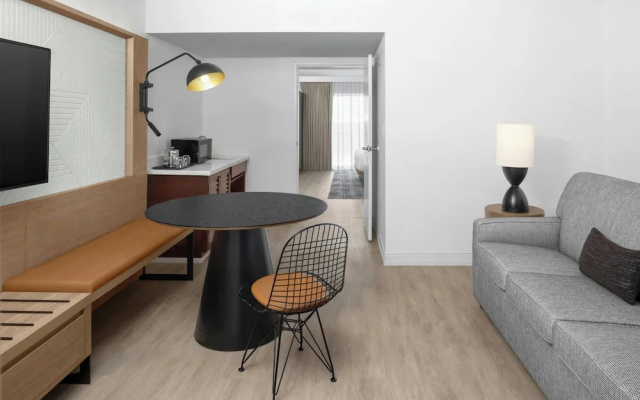 1 Bedroom Club Suite