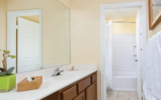 2 Bedrooms Suite with balcony