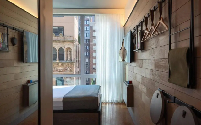 Double room with city view