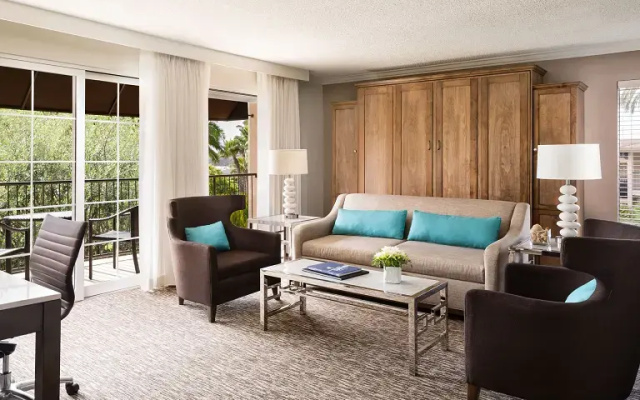 Premier Courtyard Suite
