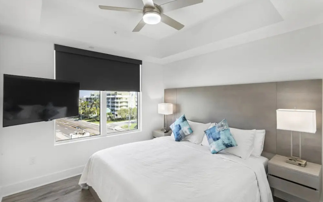 2 Bedrooms Luxury Suite with balcony and with ocean view
