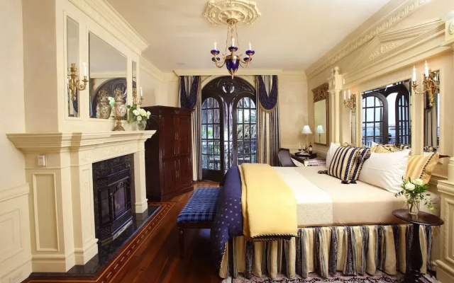 Luxury Suite