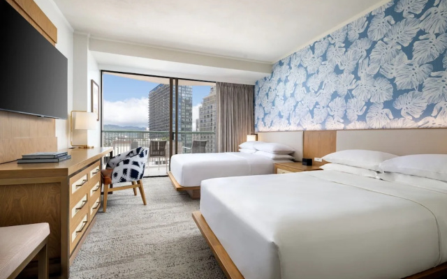 Renovated Ainahau Tower Twin room with city view