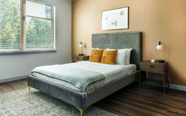 2 Bedrooms Apartment