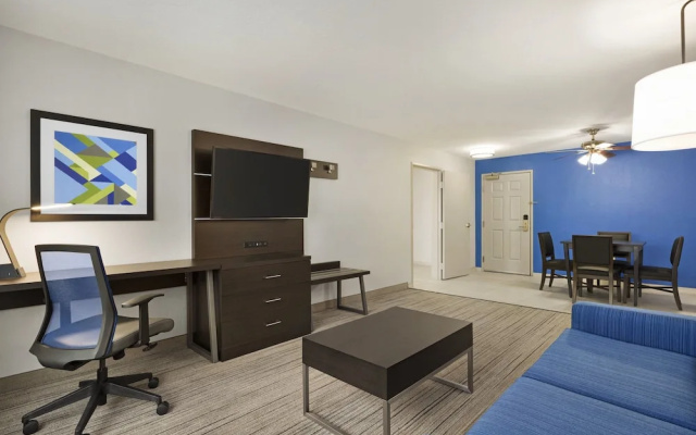 1 Bedroom Suite