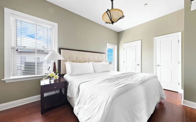 1 Bedroom Premium Penthouse Suite with balcony and with sea view