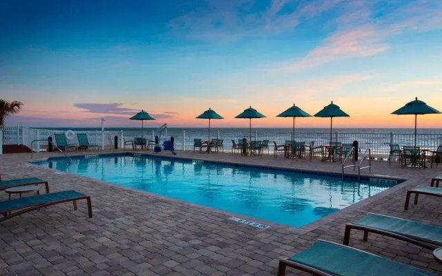 Suite with partial sea view
