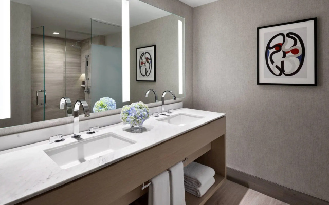 Standard Double room with city view