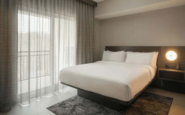 1 Bedroom Luxury Suite with balcony