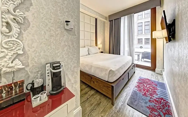 Standard room with city view